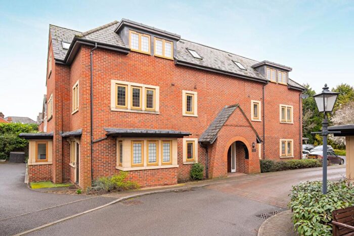2 Bedroom Flat For Sale In London Road, Ascot, SL5