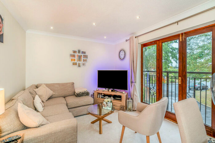 1 Bedroom Apartment To Rent In Lindores House, SL6