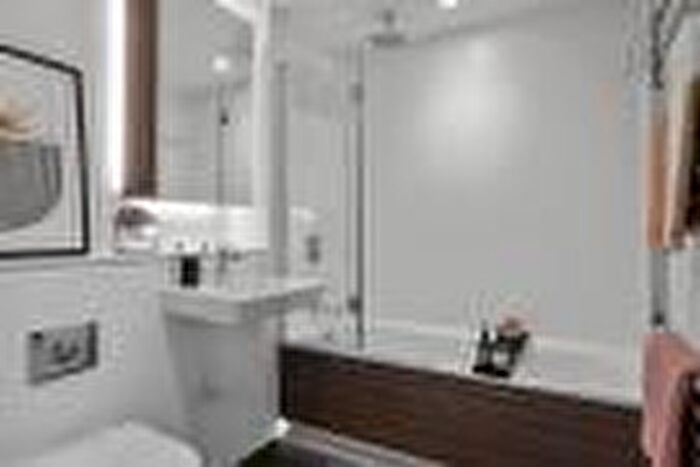 2 Bedroom Flat To Rent In Castle Park View, Castle Street, Bristol, Bristol, BS2