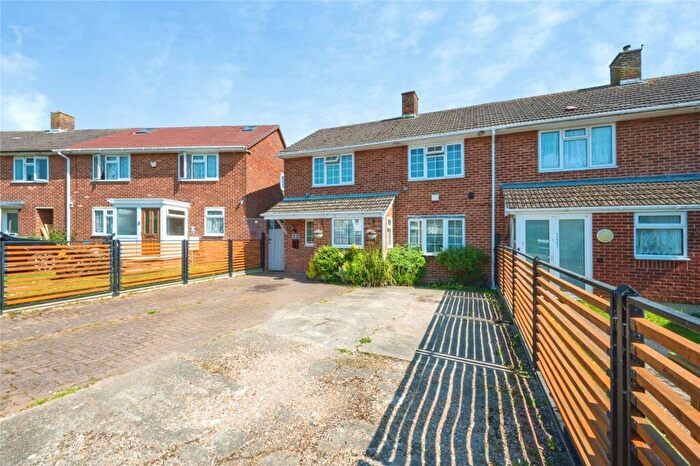 3 Bedroom Semi-Detached House For Sale In Kingsclere Avenue, Southampton, Hampshire, SO19