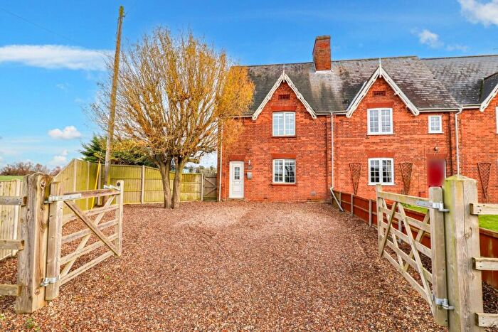 3 Bedroom Semi-Detached House For Sale In Rhoon Road, Terrington St Clement, Norfolk, PE34