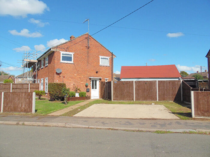 3 Bedroom Semi-Detached House For Sale In Anne Road, Sutton Bridge, PE12