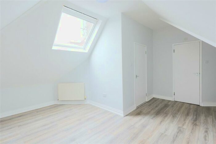 Apartment To Rent In Mount View Road, Crouch End, London, N4