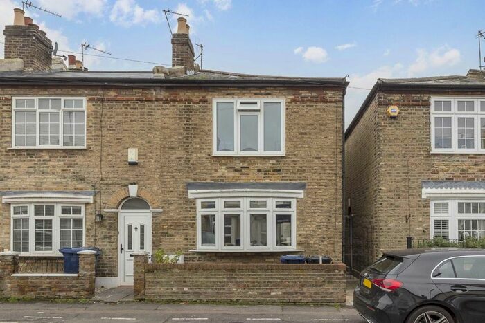 3 Bedroom Property To Rent In Bedford Road, London, W13