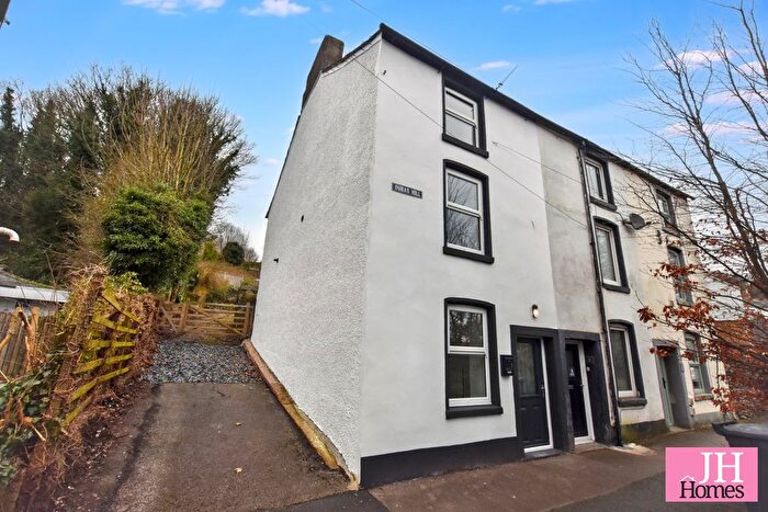 4 Bedroom End Of Terrace House For Sale In Oubas Hill, Ulverston, Cumbria, LA12