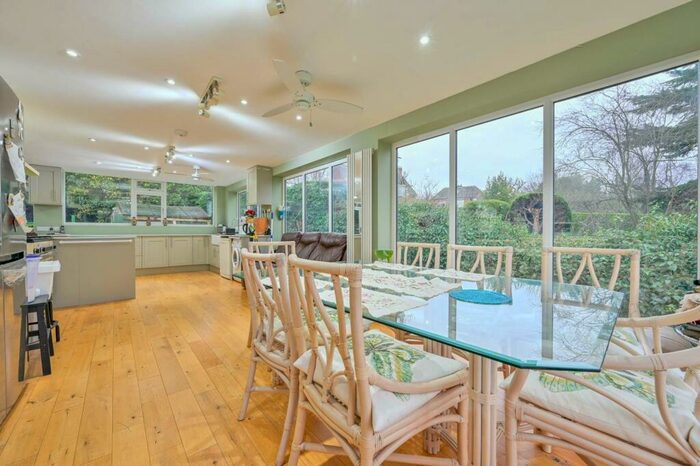 4 Bedroom Bungalow For Sale In Roseacre Gardens, Chilworth, Guildford, GU4