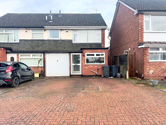3 Bedroom Semi-Detached House To Rent In Larchmere Drive, Birmingham, B28
