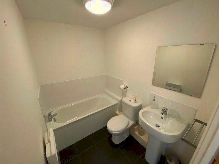 2 Bedroom Flat To Rent In The Vibe, Broughton Lane, Salford, M7