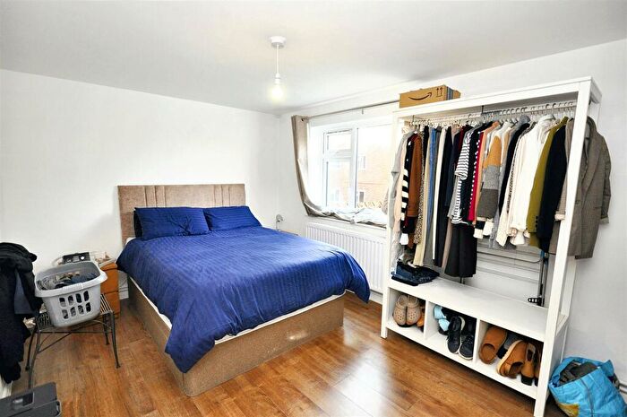 2 Bedroom Flat To Rent In Crown Way, Leamington Spa, CV32