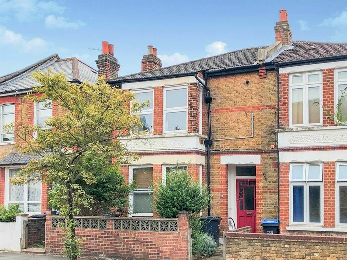 3 Bedroom Flat To Rent In Harewood Road, Colliers Wood, London, SW19