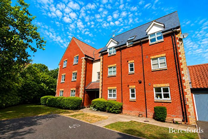 2 Bedroom Apartment To Rent In Bramble Tye, Laindon, SS15