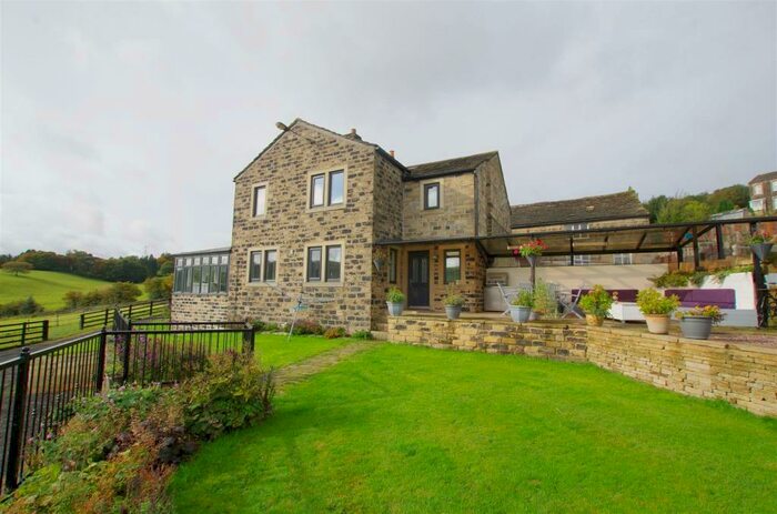 4 Bedroom Semi-Detached House To Rent In Steele Lane, Barkisland, Halifax, HX4