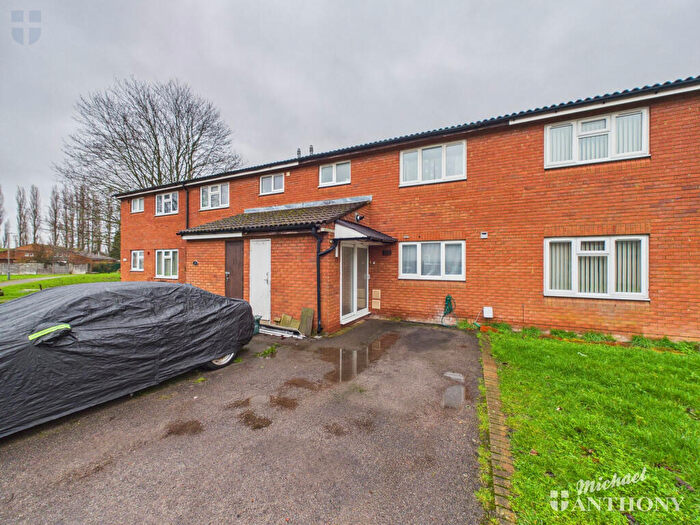 3 Bedroom Terraced House For Sale In Humber Drive, Aylesbury, HP21