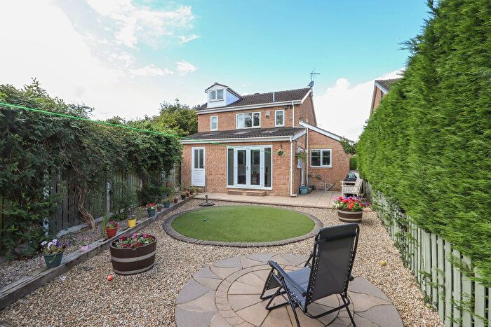 5 Bedroom Detached House For Sale In Willingham Close, Sothall, S20