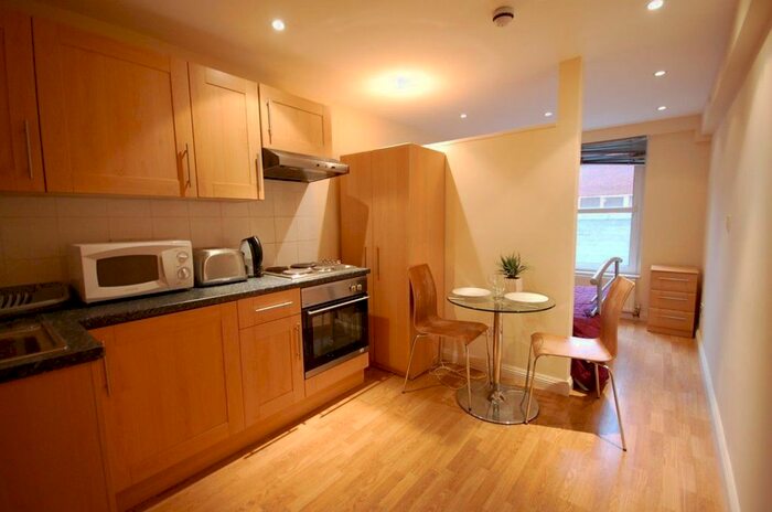 Studio To Rent In Palace Court, Notting Hill / Bayswater, W2