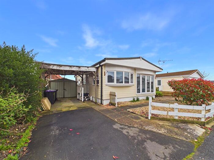 2 Bedroom Park Home For Sale In Seaholme Road, Mablethorpe, LN12