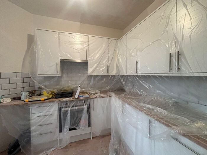 3 Bedroom Flat To Rent In Seven Sisters Road, London, N15
