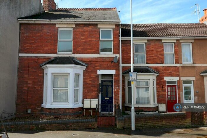 1 Bedroom Flat To Rent In Top Floor, Swindon, SN1