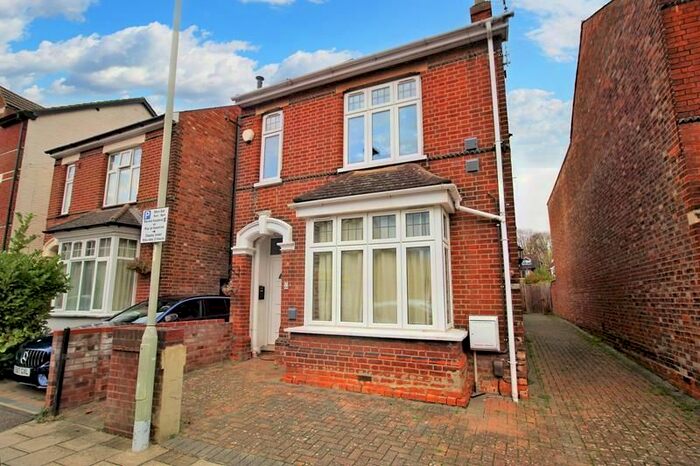 3 Bedroom Semi-Detached House To Rent In Foster Hill Road, Bedford, MK40