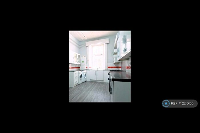 3 Bedroom Flat To Rent In Herriet St, Glasgow, G41