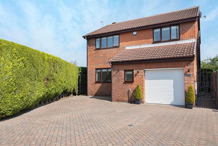 4 Bedroom Detached House For Sale In Lyndale Avenue, Edenthorpe, Doncaster, DN3