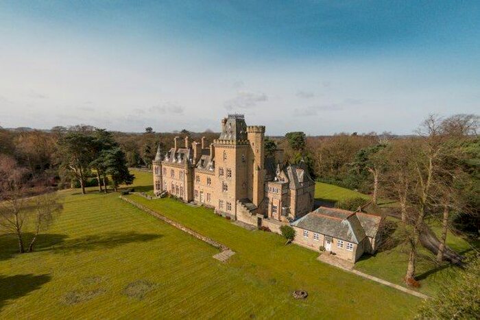 3 Bedroom Flat To Rent In Oakmere Hall, Northwich, CW8