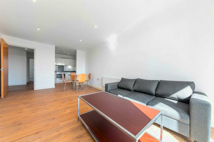 2 Bedroom Apartment To Rent In City Walk Apartments, Perry Vale, Forest Hill, London, SE23