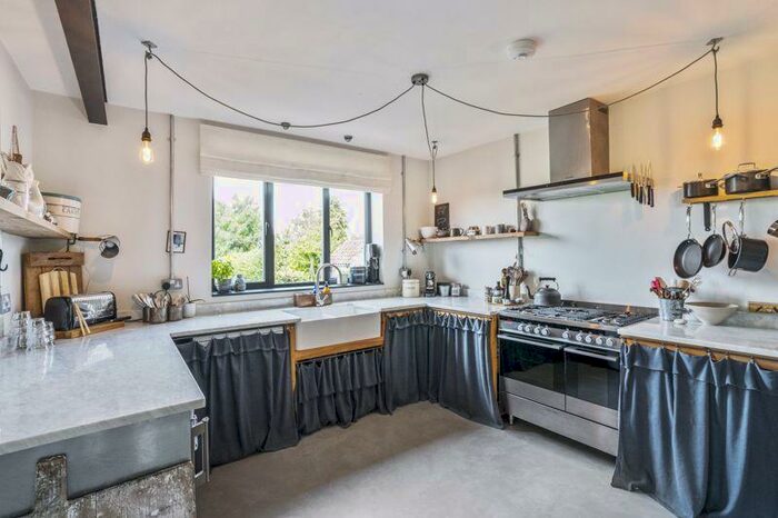 2 Bedroom Detached House For Sale In Burrington, Chew Valley, BS40