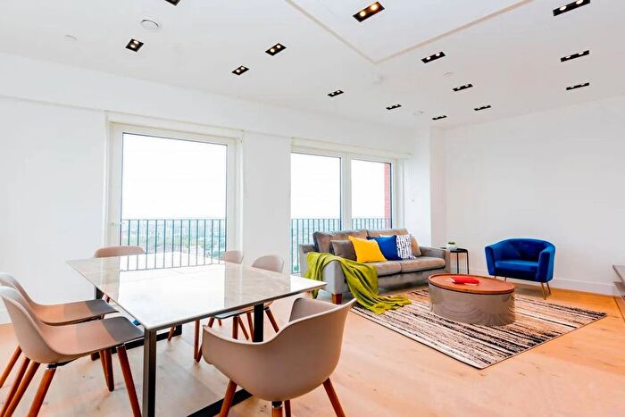 2 Bedroom Flat To Rent In Exchange Gardens, London, SW8