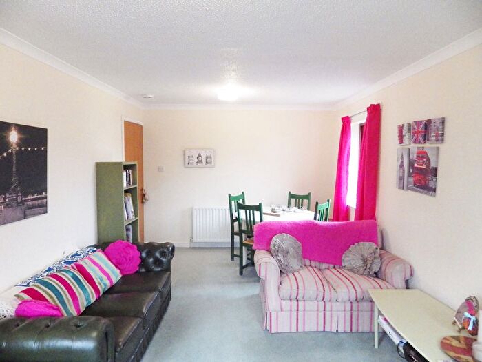 2 Bedroom Flat To Rent In Dun Ard Garden, Grange, Edinburgh, EH9