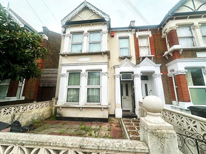 4 Bedroom Terraced House For Sale In Ringstead Road, London, SE6