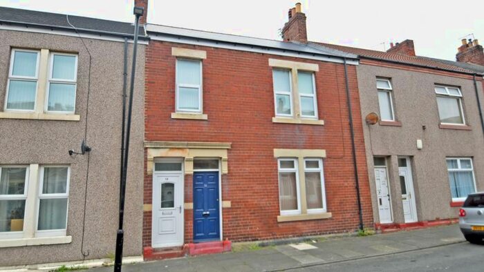 3 Bedroom Flat To Rent In Chirton West View, North Shields, NE29