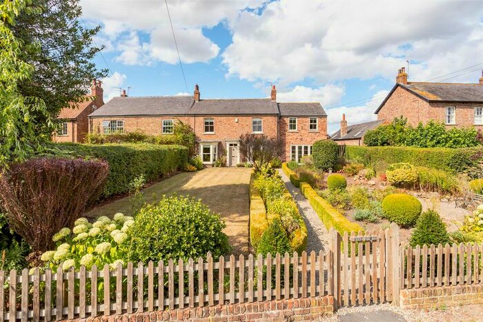 5 Bedroom Link Detached House For Sale In Main Street, Alne, York, YO61
