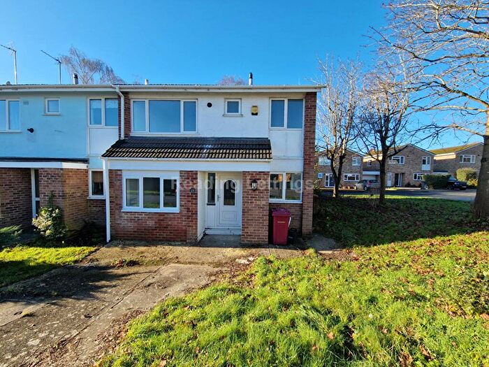 3 Bedroom Semi-Detached House To Rent In Gayhurst Close, Caversham, RG4