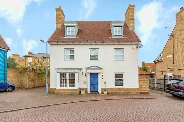 5 Bedroom Detached House To Rent In Billers Chase, Springfield, Chelmsford, Essex, CM1