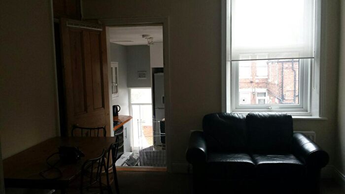 4 Bedroom Maisonette To Rent In Grosvenor Gardens, Jesmond, Newcastle Upon Tyne, NE2