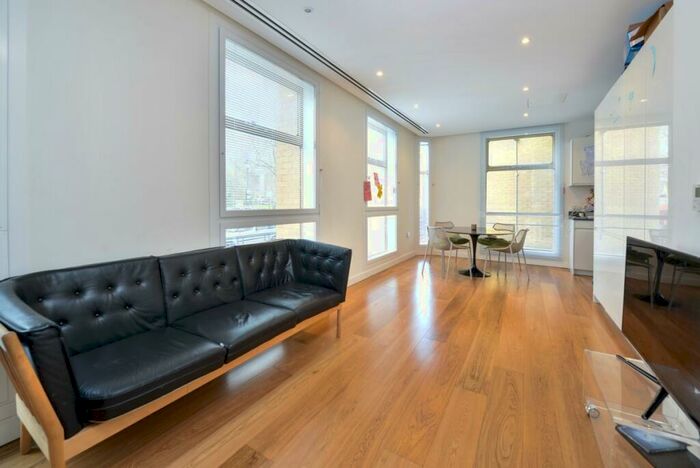 2 Bedroom Apartment To Rent In Highbury Crescent, Highbury, London, N5