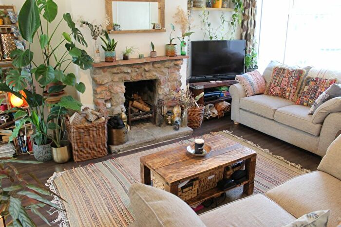 3 Bedroom Terraced House For Sale In Woodbury Avenue, Wells, BA5