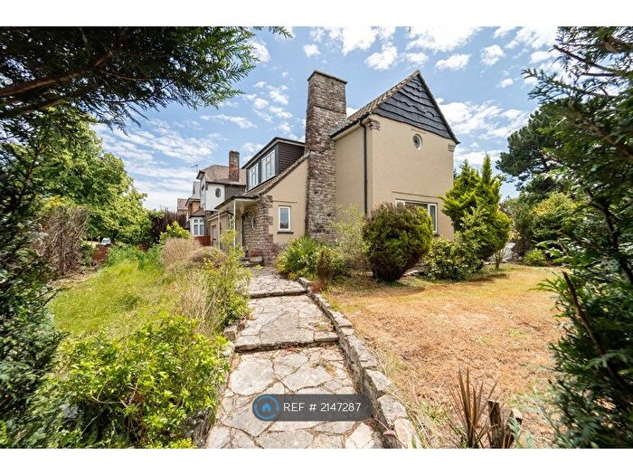 3 Bedroom Detached House To Rent In Castle Lane East, Bournemouth, BH7