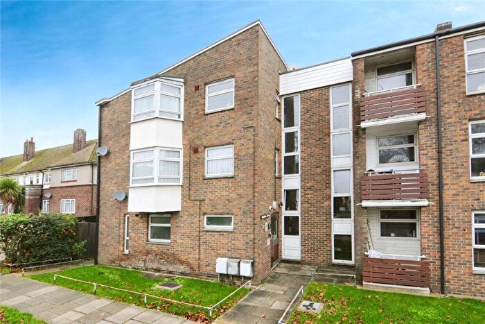 1 Bedroom House To Rent In Elizabeth Road, Pilgrims Hatch, Brentwood, CM15