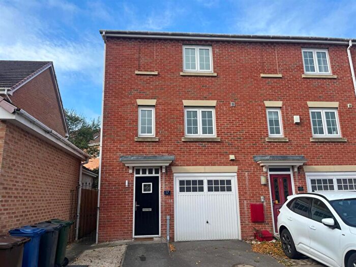 3 Bedroom End Of Terrace House To Rent In Chauntry Avenue, Penistone, S36