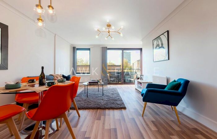 2 Bedroom Flat To Rent In Lion Court, The Highway, London, E1W