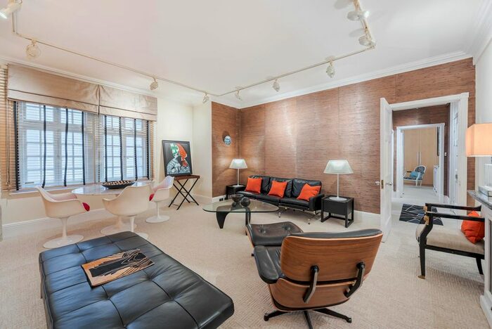 1 Bedroom Flat To Rent In St. James's Street, London, SW1A