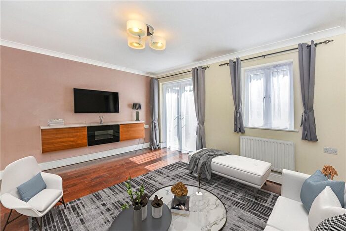 3 Bedroom Terraced House For Sale In Balladier Walk, Poplar, London, E14