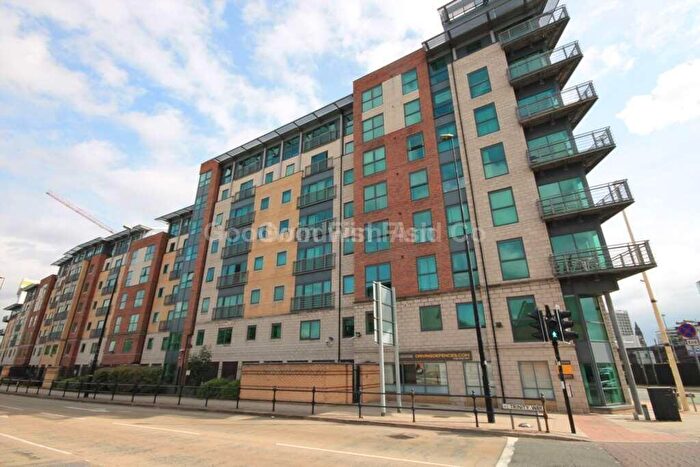 2 Bedroom Apartment To Rent In City Point, Chapel Street, Salford, M3