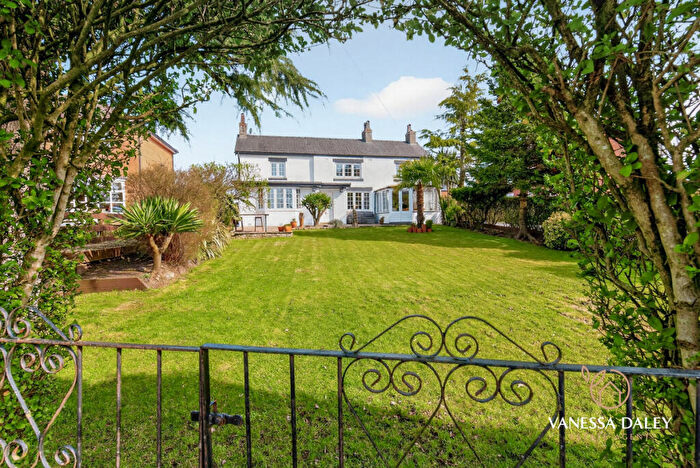 4 Bedroom Detached House For Sale In Garstang Road, Preston, PR3