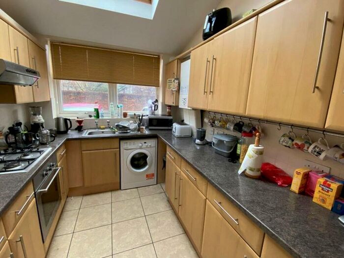 4 Bedroom Terraced House To Rent In Aldwych Avenue, Rusholme, M14