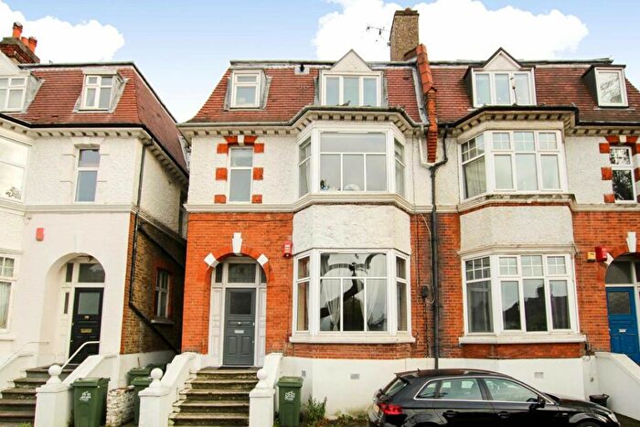 1 Bedroom Flat To Rent In Kings Avenue, Balham, SW12