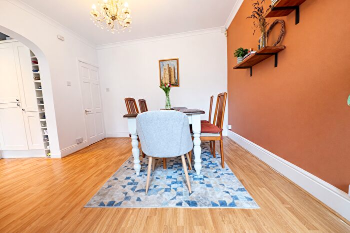 3 Bedroom End Of Terrace House For Sale In Whitby Road, Bristol, BS4