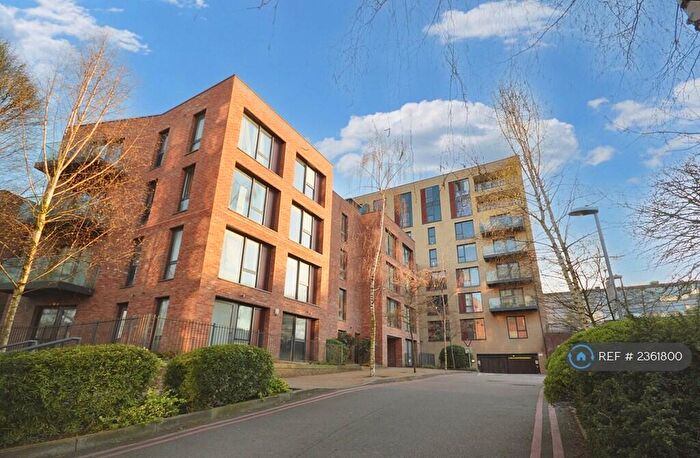 2 Bedroom Flat To Rent In Hayling Way, Edgware, HA8